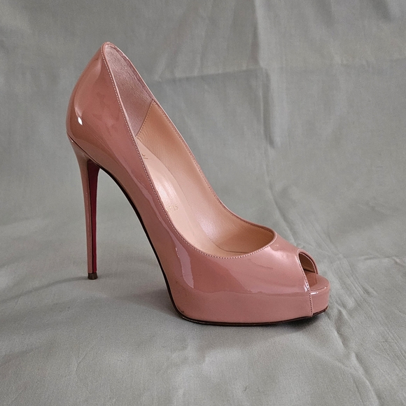 Women's Christian Louboutin Tan Patent Leather Open Toe Pump Heels Size 6 US - Picture 10 of 15